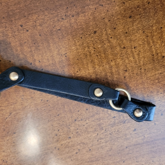 Juicy Couture Vintage Black Leather Wristlet With Gold Hardware - Picture 14 of 16